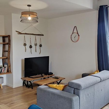 Appartement Duplex Dans Une Ancienne Usine Beaupréau-en-Mauges Exteriör bild